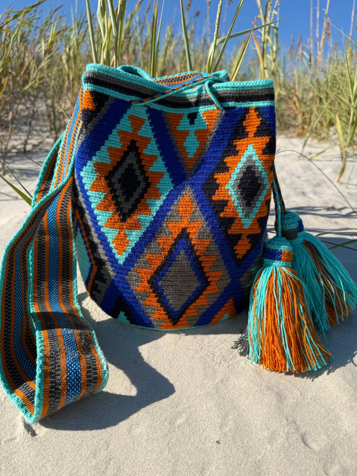 AUTHENTIC Exclusive HANDMADE Wayuu Mochila/ bag. Collection 100% handmade