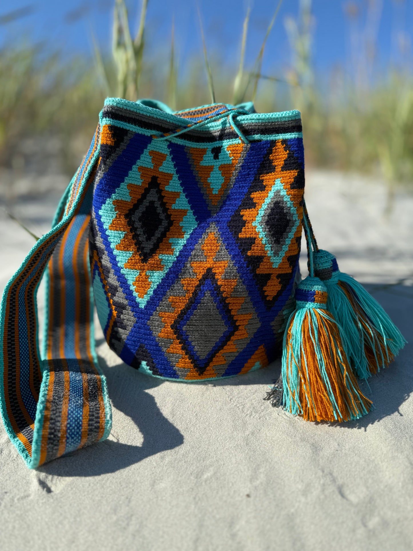 AUTHENTIC Exclusive HANDMADE Wayuu Mochila/ bag. Collection 100% handmade