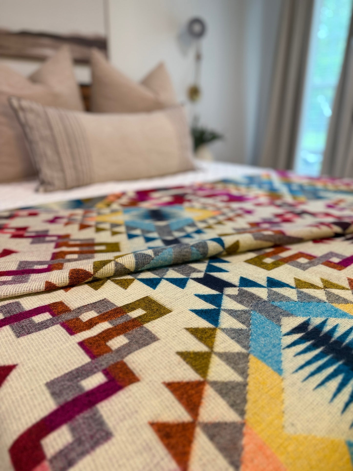 EXCLUSIVE HANDMADE ALPACA BLANKET- Queen size.