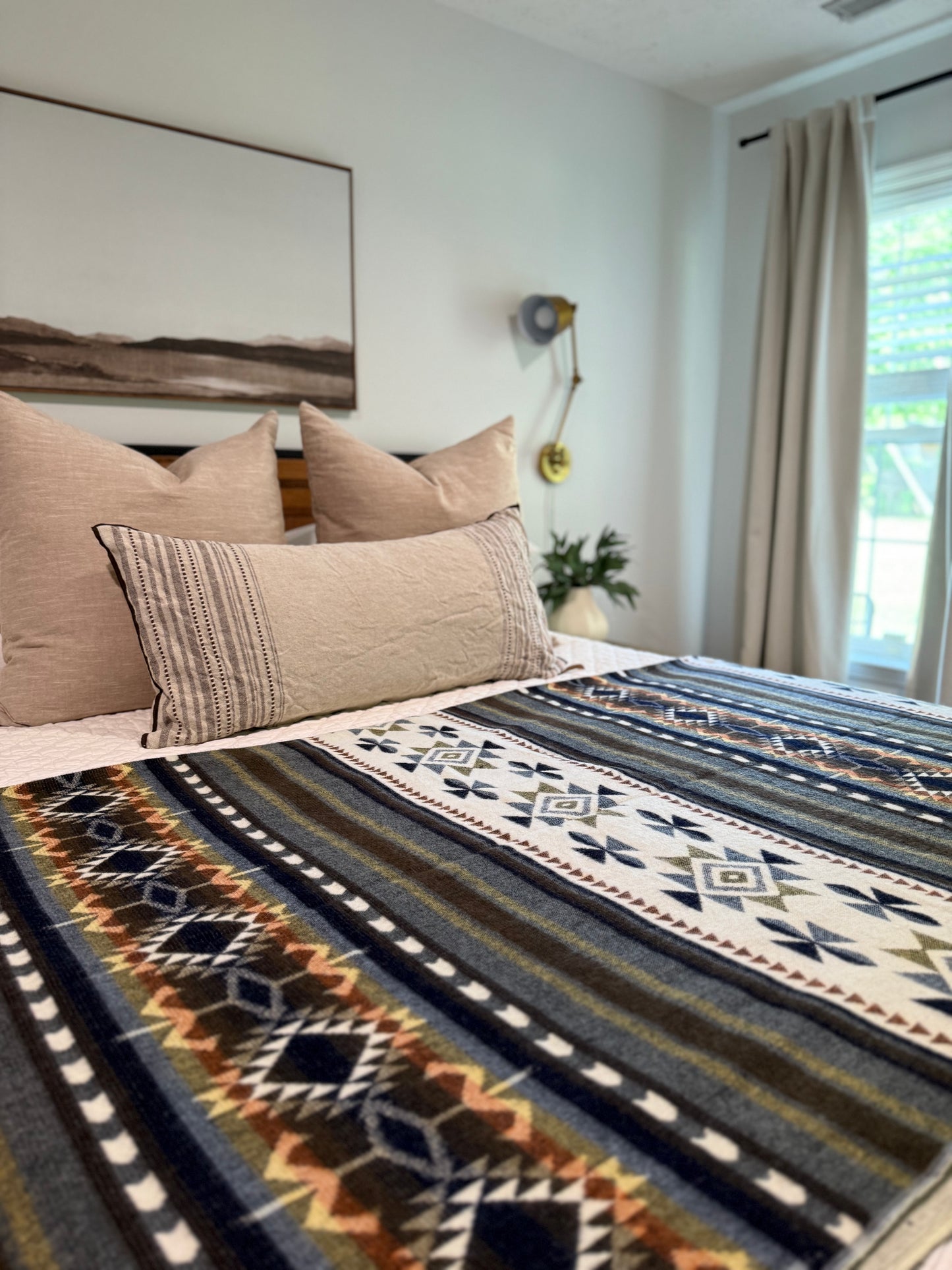 EXCLUSIVE Alpaca Blanket. Queen size. Neutrals