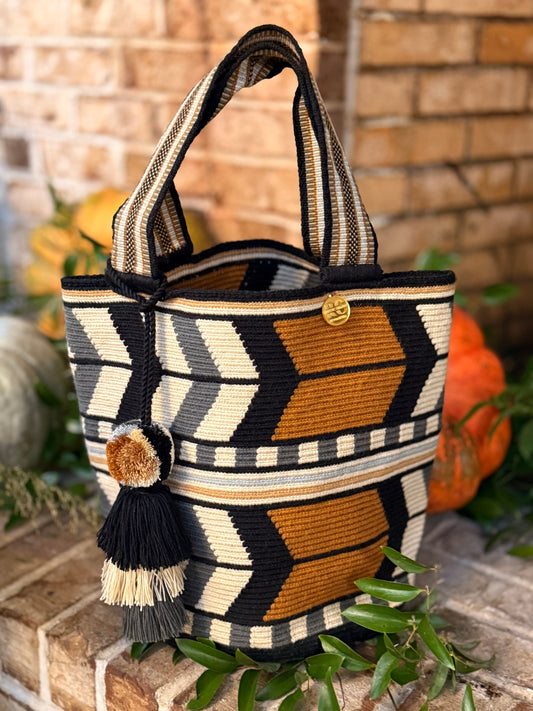 AUTHENTIC EXCLUSIVE Handmade WAYUU MOCHILON/ BAG.
