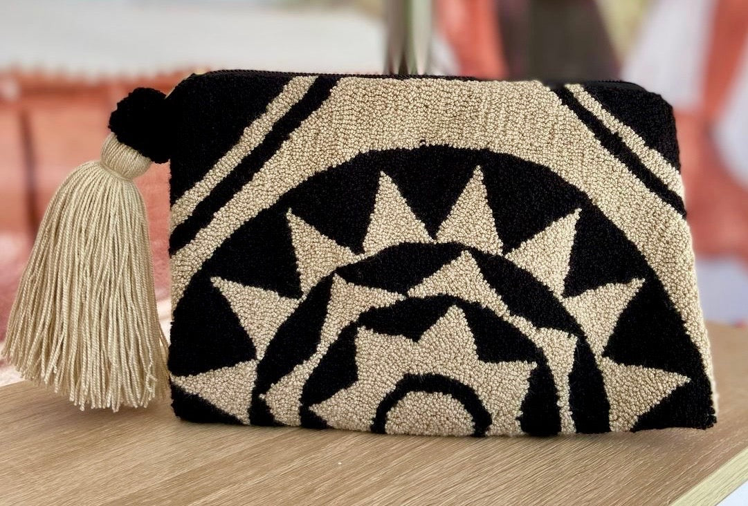 WAYUU Needle Punch Clutch 3