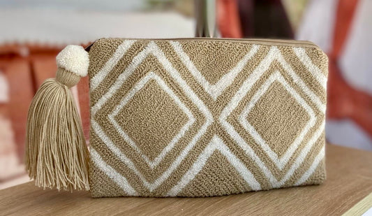 WAYUU Needle Punch Clutch