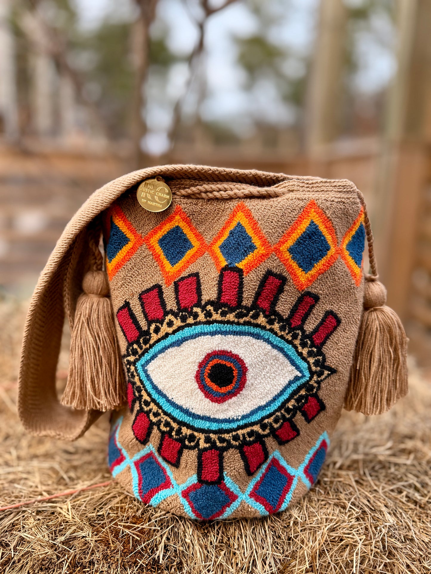 WAYUU Tapizada/ Punch Needle MOCHILA/ bag. Evil eye! Large