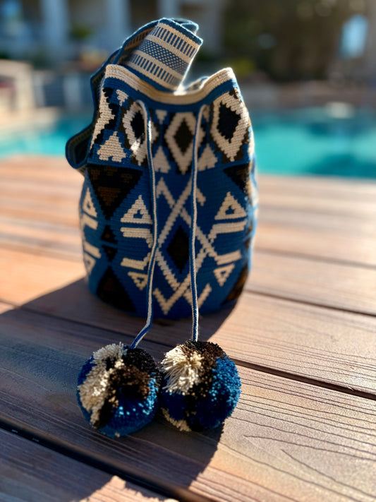 AUTHENTIC EXCLUSIVE handmade WAYUU MOCHILA/bag