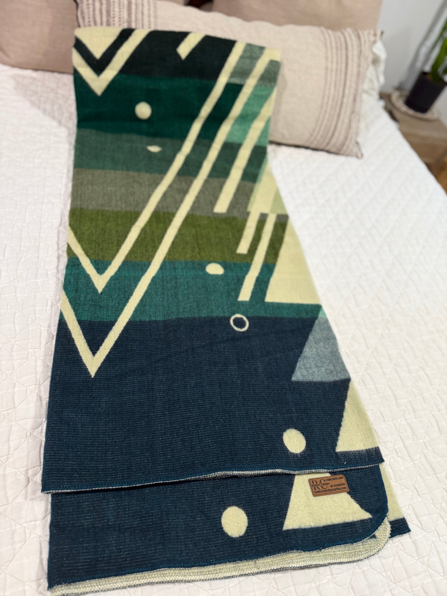 EXCLUSIVE - ALPACA BLANKET- Queen Size