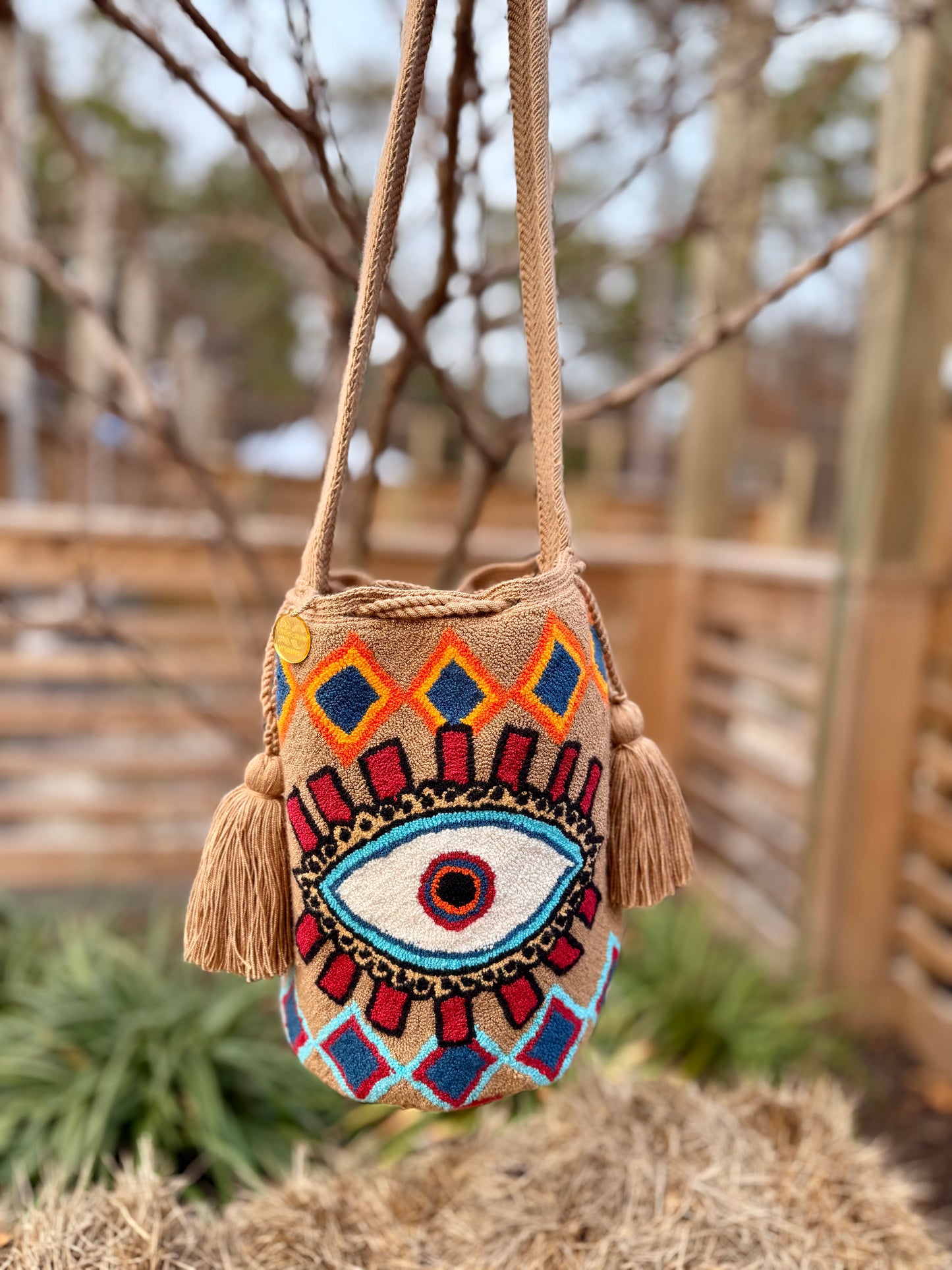 WAYUU Tapizada/ Punch Needle MOCHILA/ bag. Evil eye! Large