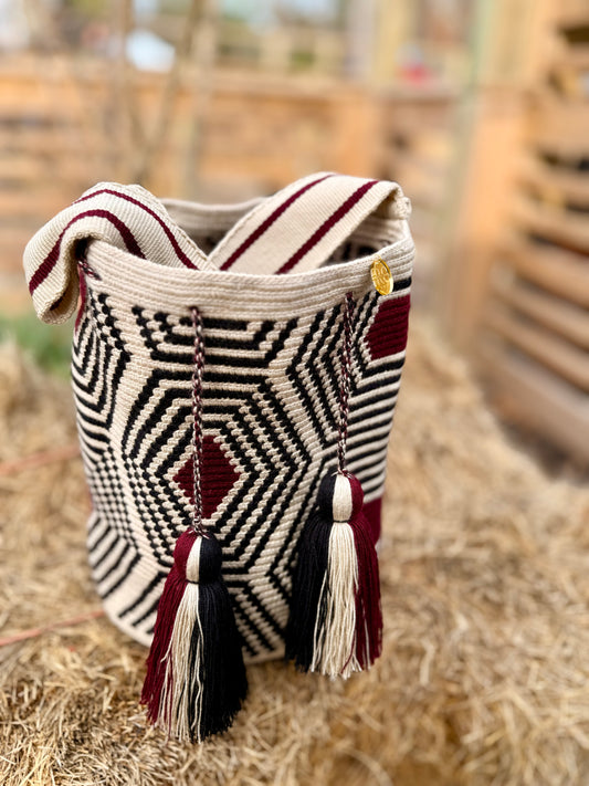 Authentic Exclusive Handmade WAYUU Mochila/bag.