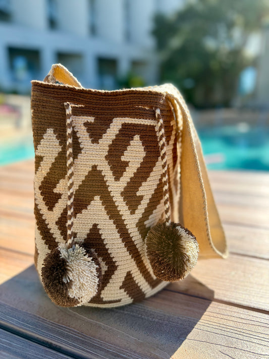 AUTHENTIC EXCLUSIVE WAYUU handmade MOCHILA/bag neutral with design. 100% Handmade