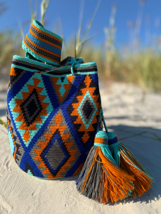 AUTHENTIC Exclusive HANDMADE Wayuu Mochila/ bag. Collection 100% handmade