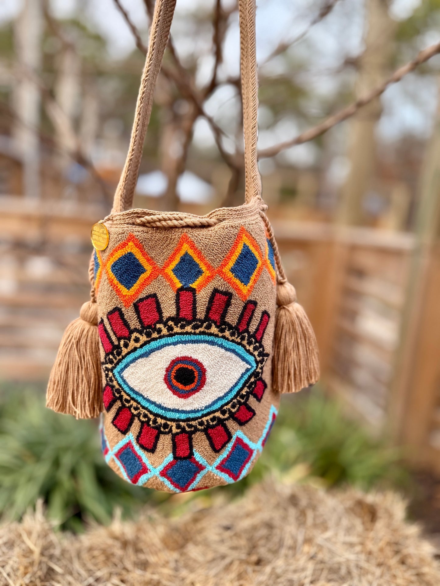 WAYUU Tapizada/ Punch Needle MOCHILA/ bag. Evil eye! Large
