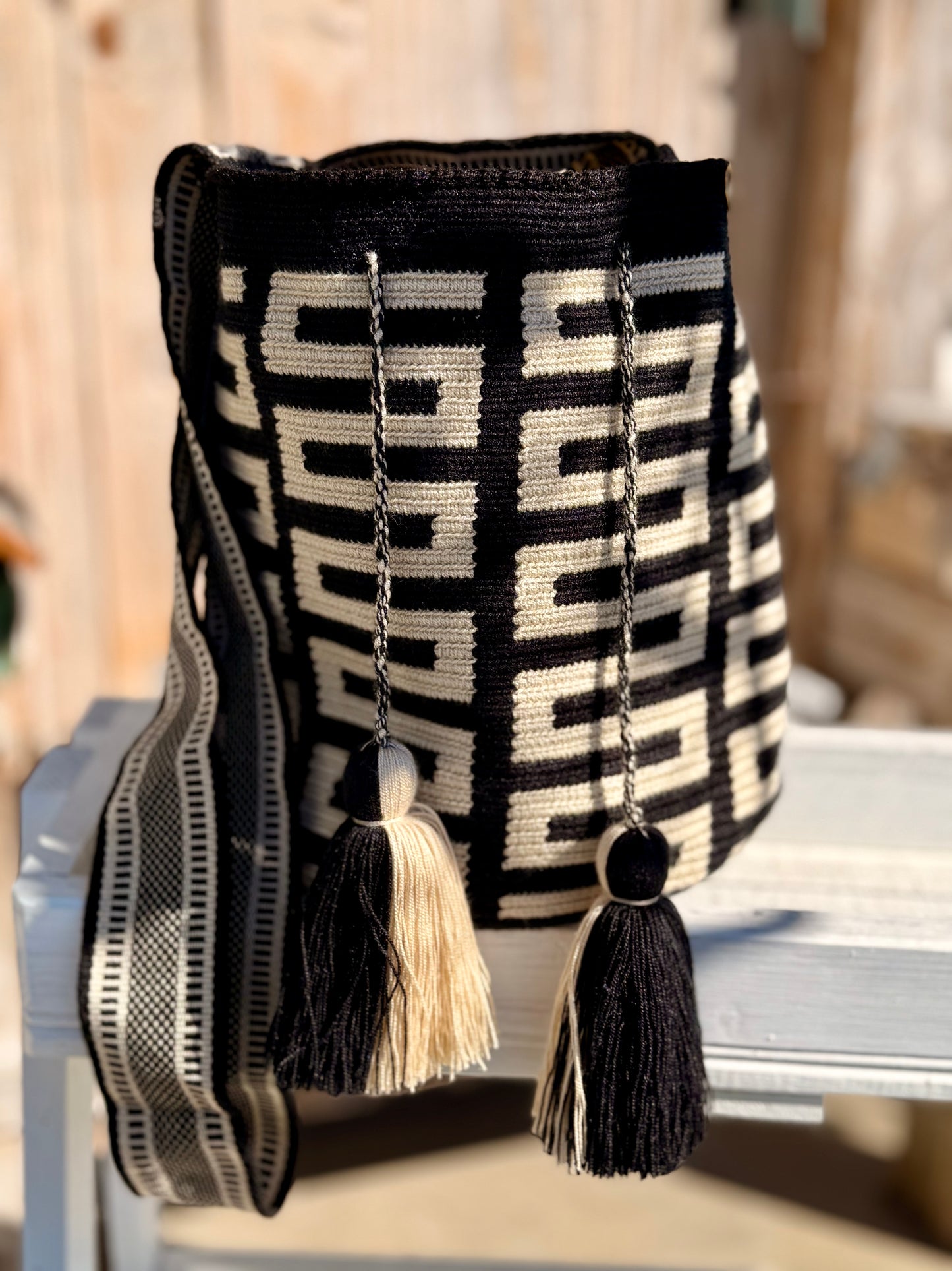 Authentic Exclusive HANDMADE Wayuu Mochila/ bag 1