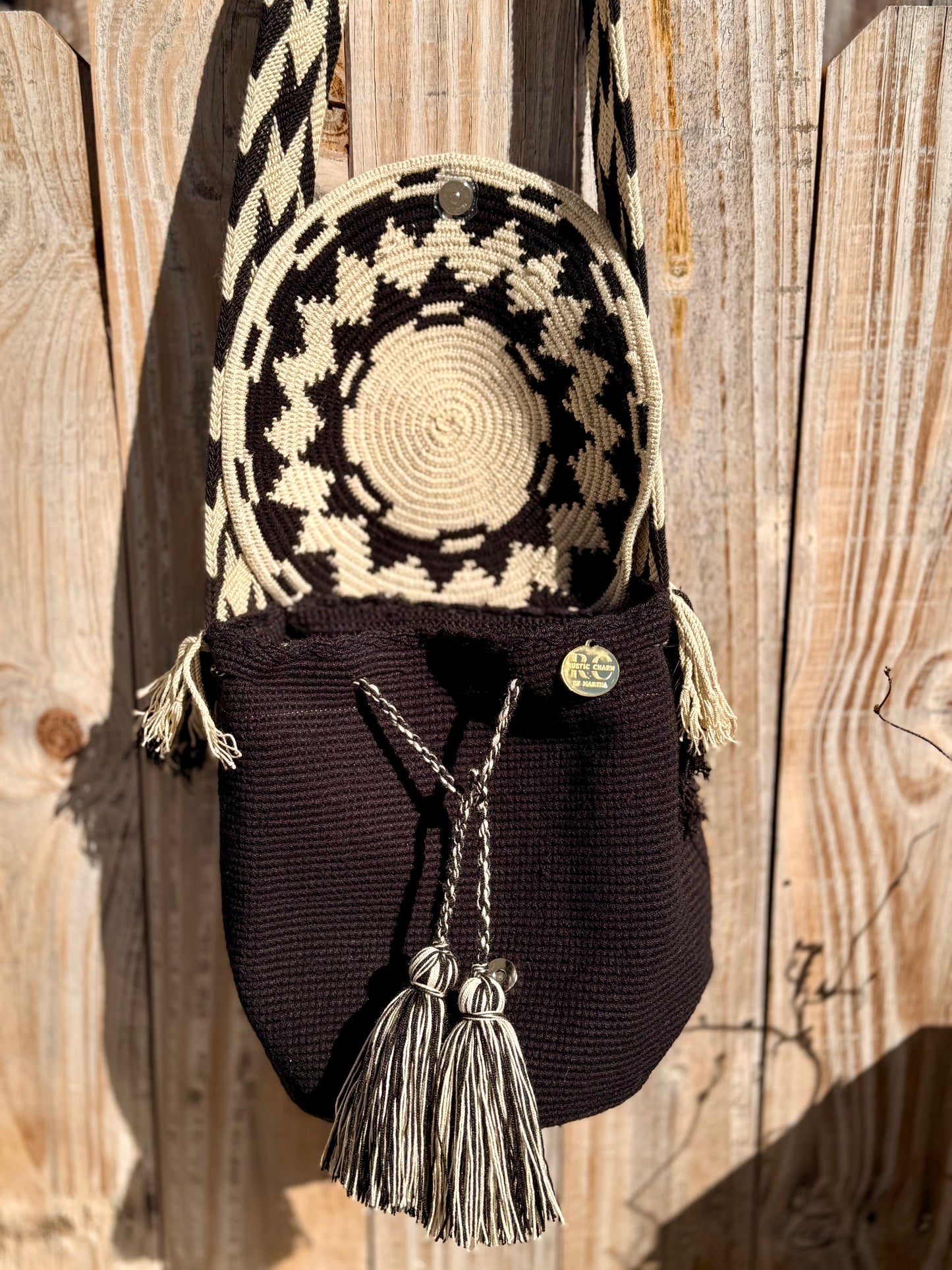 Authentic Exclusive HANDMADE Wayuu Mochila with tapa/ bag 3