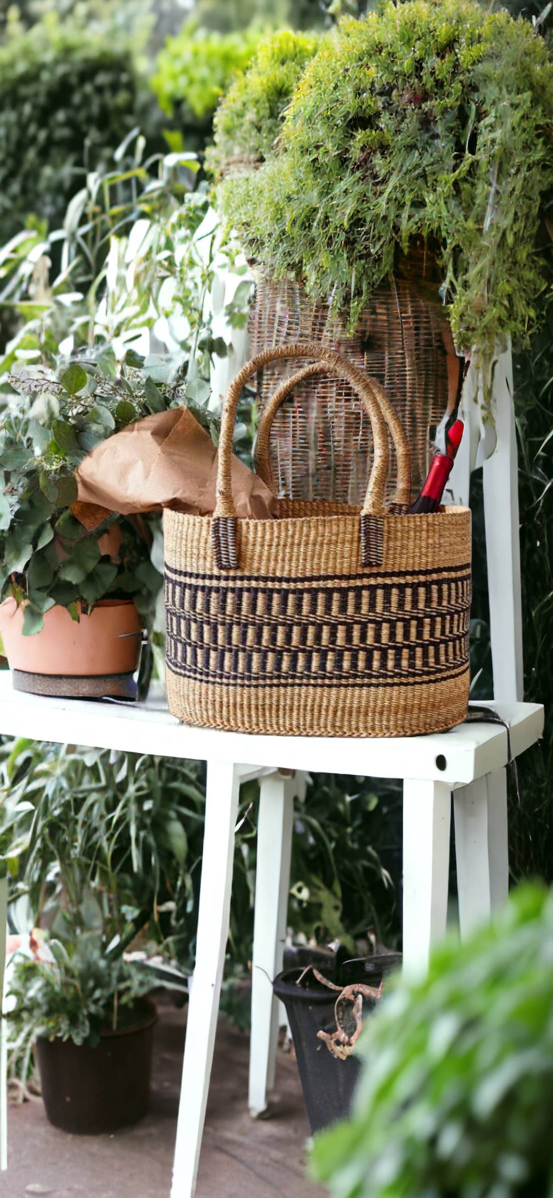 Vea Heavy Duty African Basket - Ghana Bolga - Shopping Natur: Leather Handles / Large W: 13" x 10" Tall